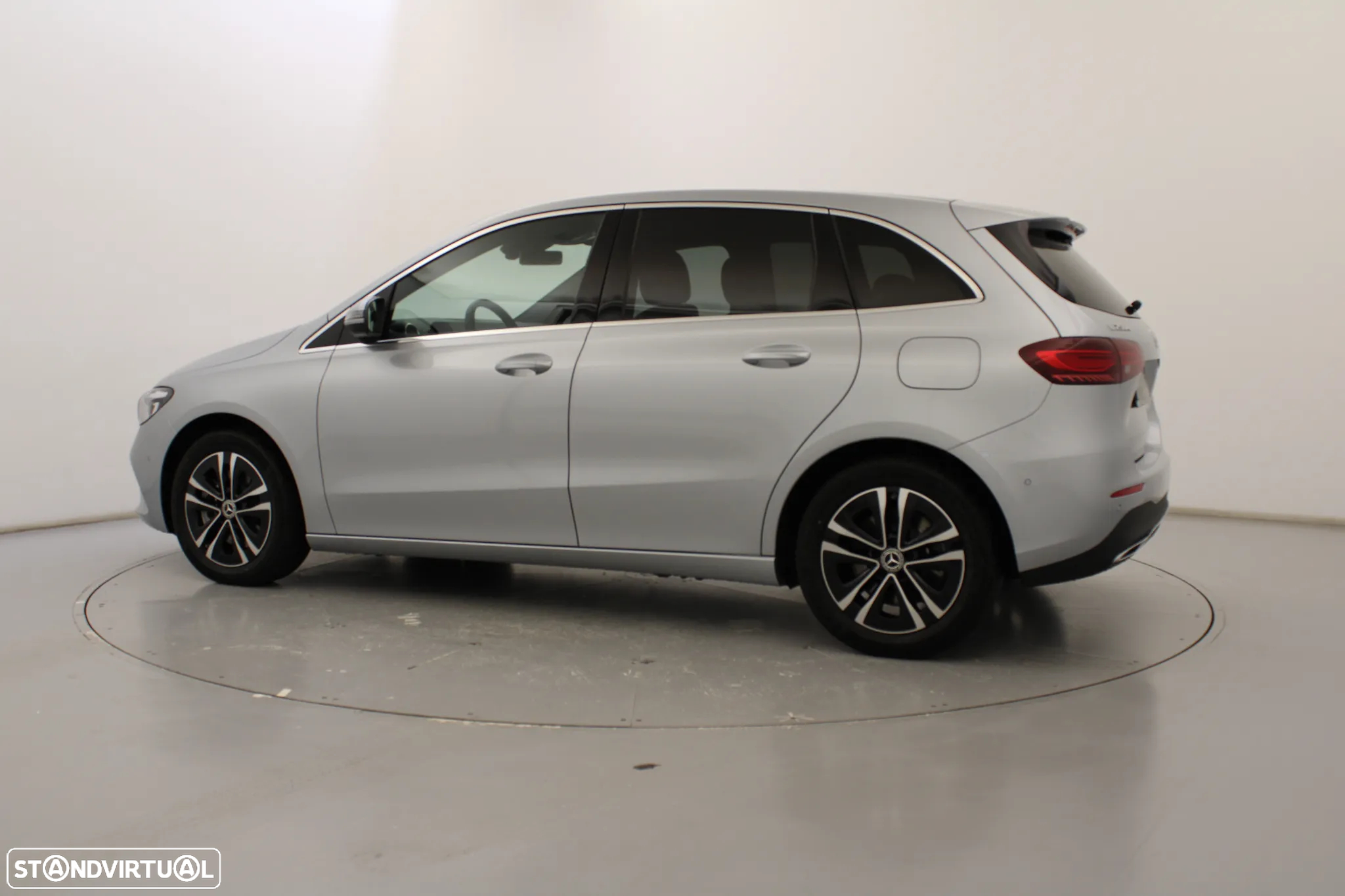 Mercedes-Benz B 250 e - 11