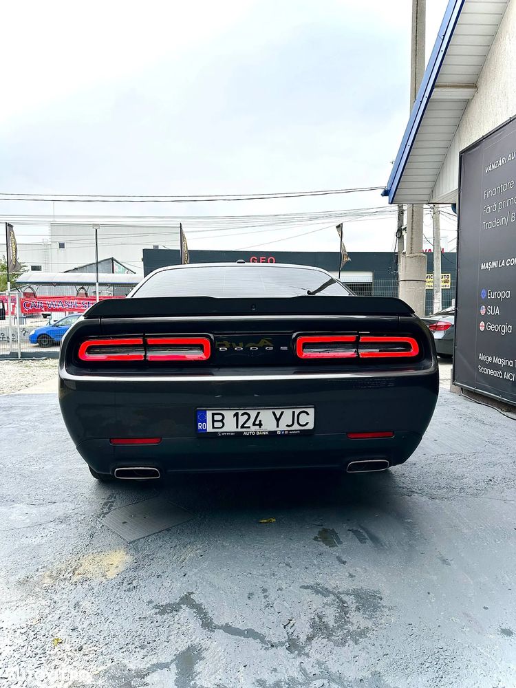Dodge Challenger - 13