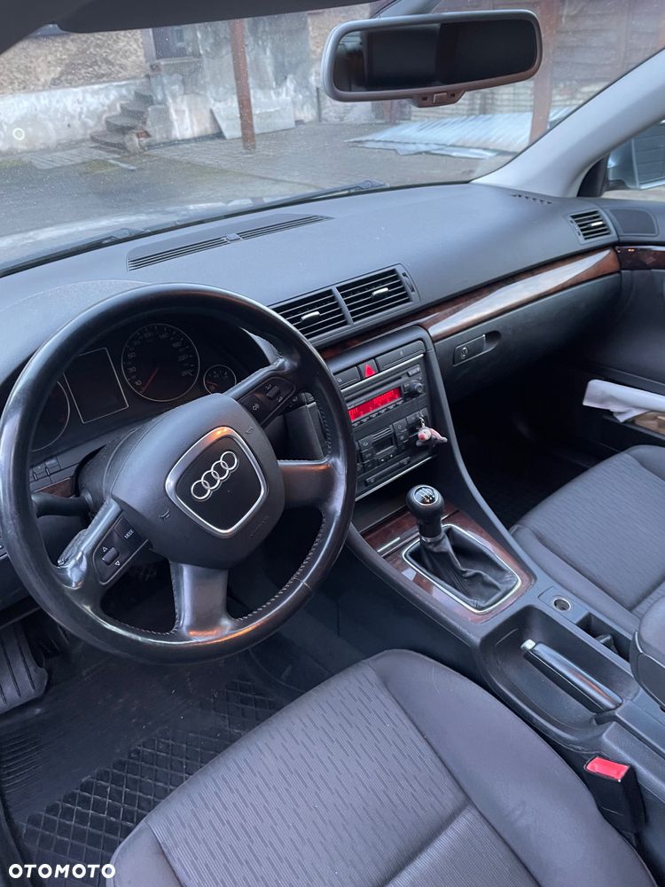 Audi A4 Limousine - 16