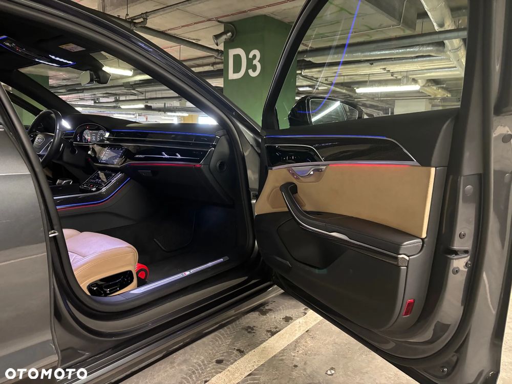 Audi S8 - 18