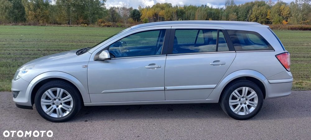 Opel Astra 1.6 Caravan Cosmo - 4