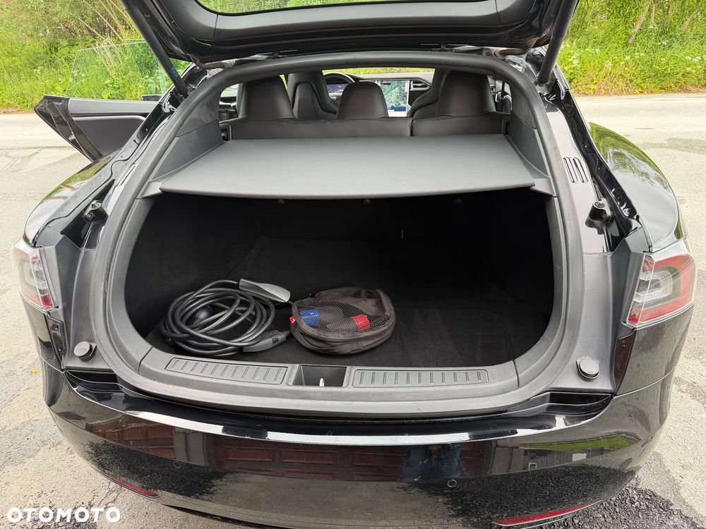 Tesla Model S - 27