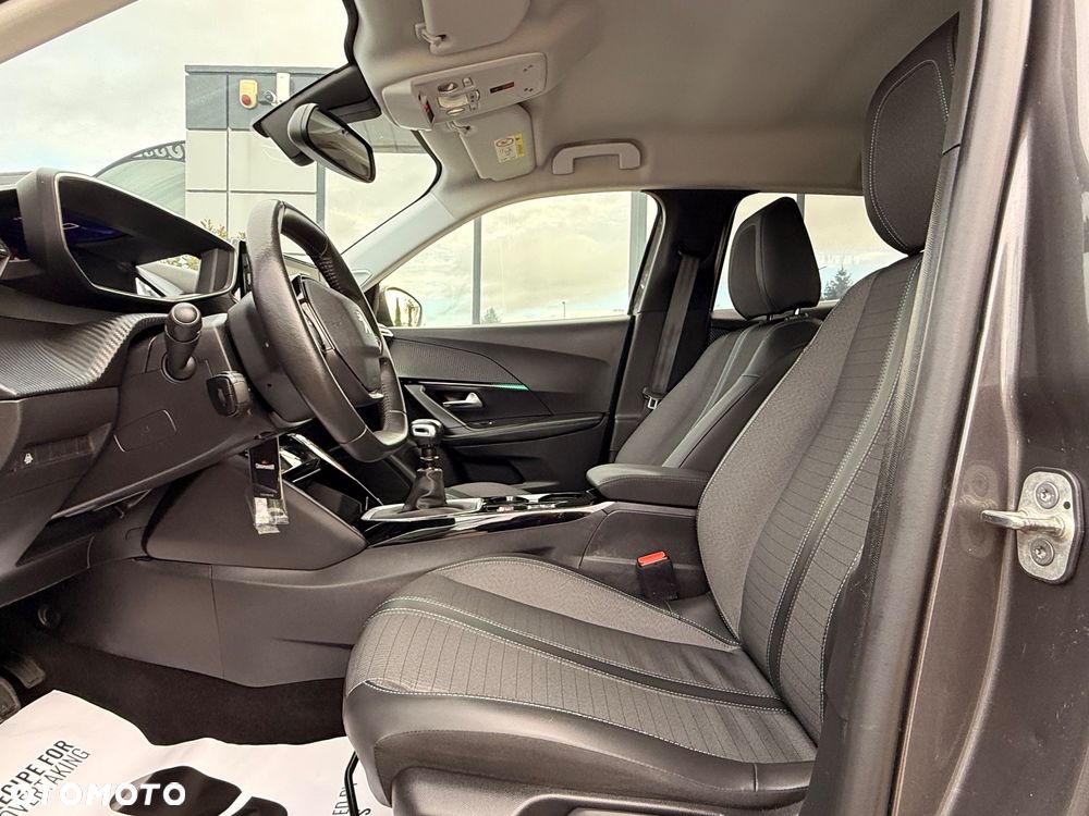 Peugeot 2008 1.2 PureTech Allure Pack S&S - 27