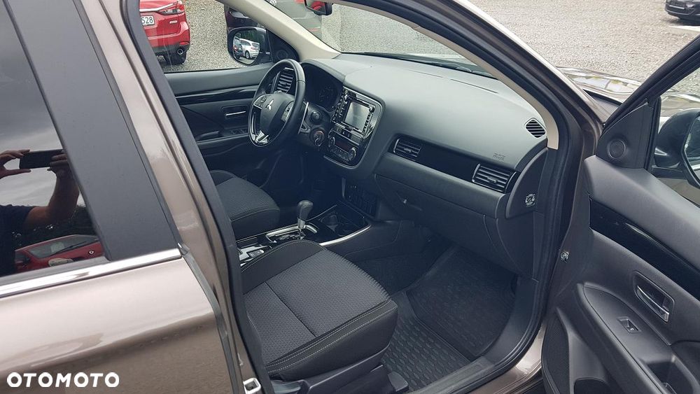 Mitsubishi Outlander 2.0 2WD CVT Spirit - 27