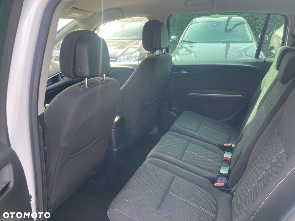 Opel Zafira - 9