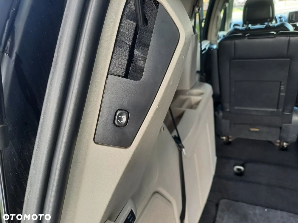 Lancia Voyager 3.6 Platinum - 9
