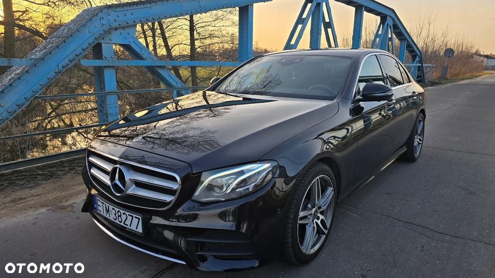 Mercedes-Benz Klasa E 220 d 4-Matic 9G-TRONIC - 29