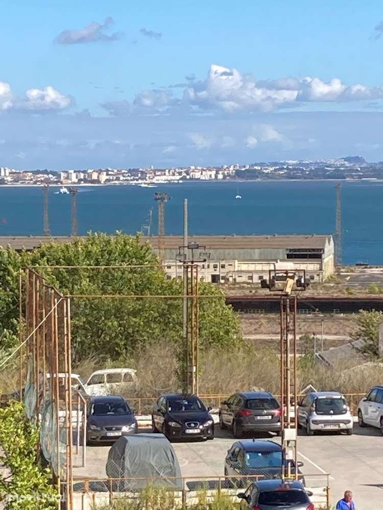 Armazém para Venda em Almada - Grande imagem: 3/8