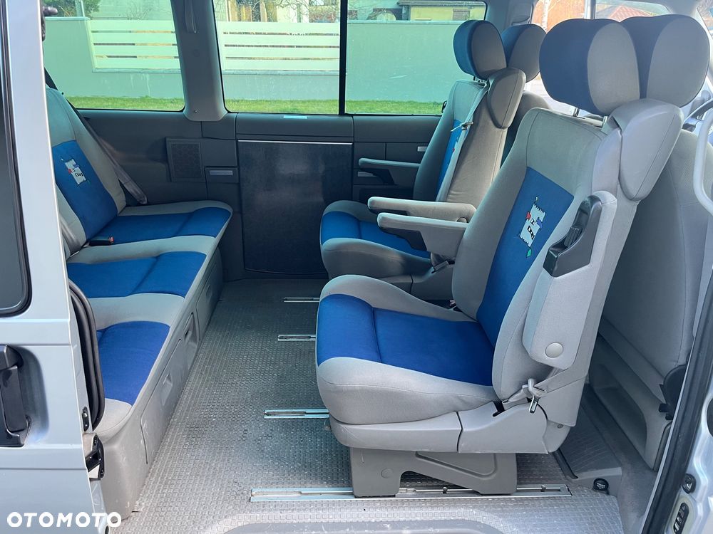Volkswagen Multivan - 7
