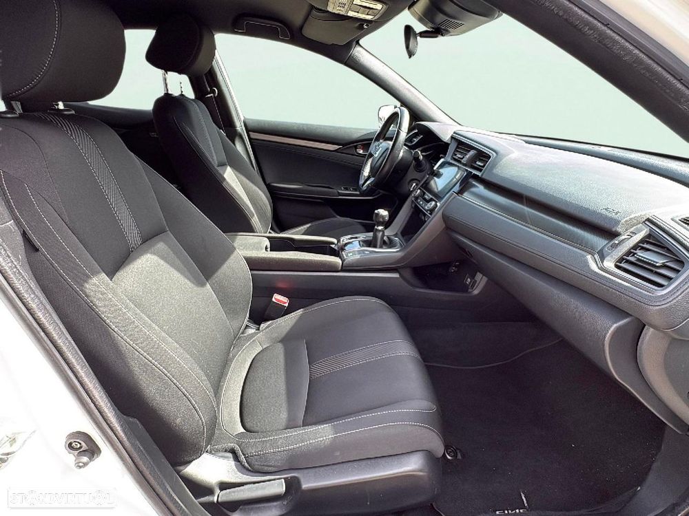 Honda Civic 1.0 i-VTEC Elegance - 15