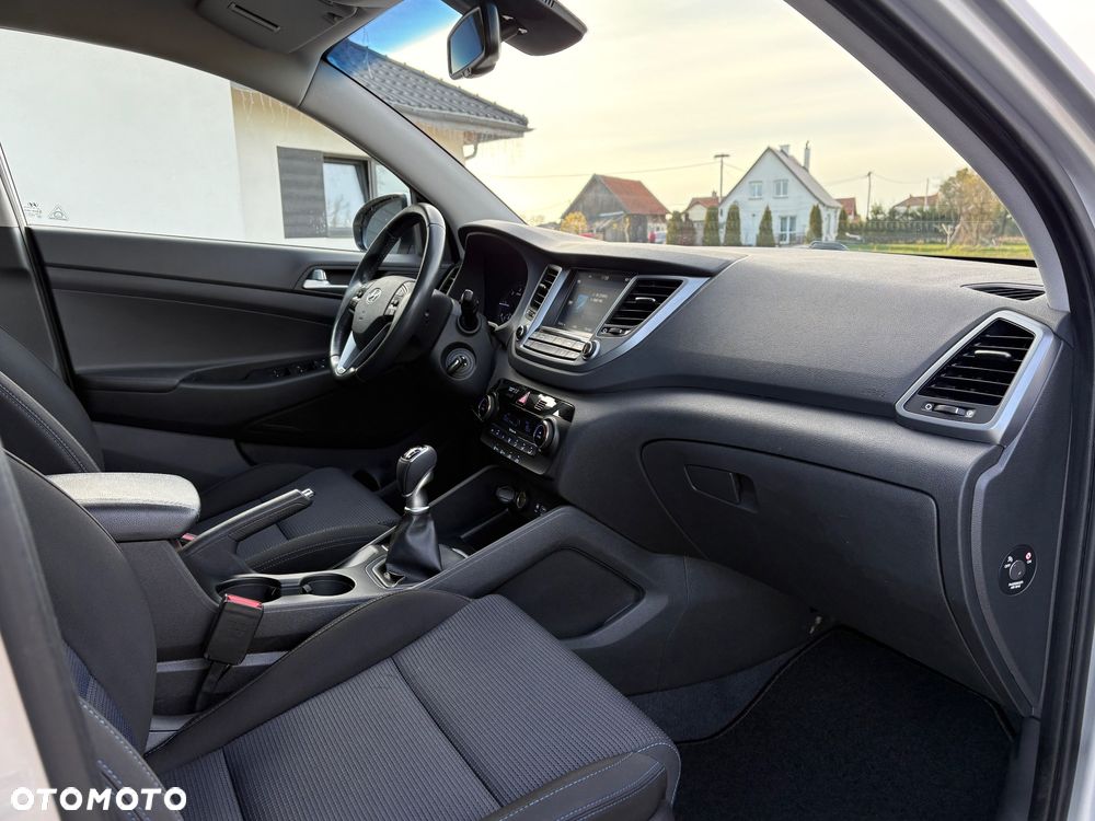 Hyundai Tucson blue 1.7 CRDi 2WD Style - 17