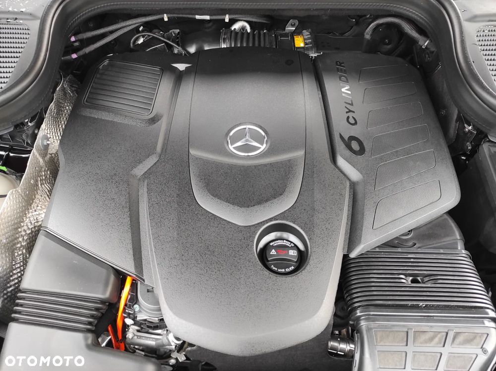 Mercedes-Benz GLS - 29