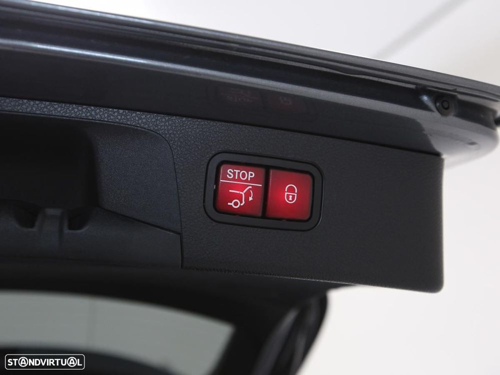 Mercedes-Benz E 300 de AMG Line - 16