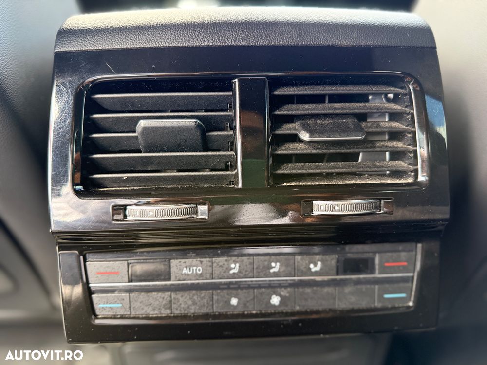 Volkswagen Touareg V6 TSI R-Style - 19