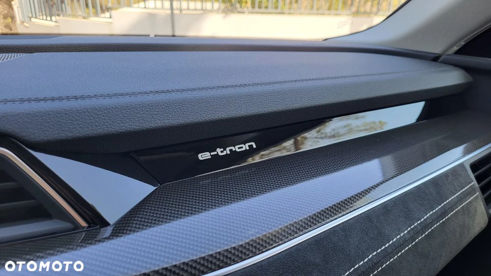Audi Q8 e-tron 55 114kWh Quattro S Line - 9