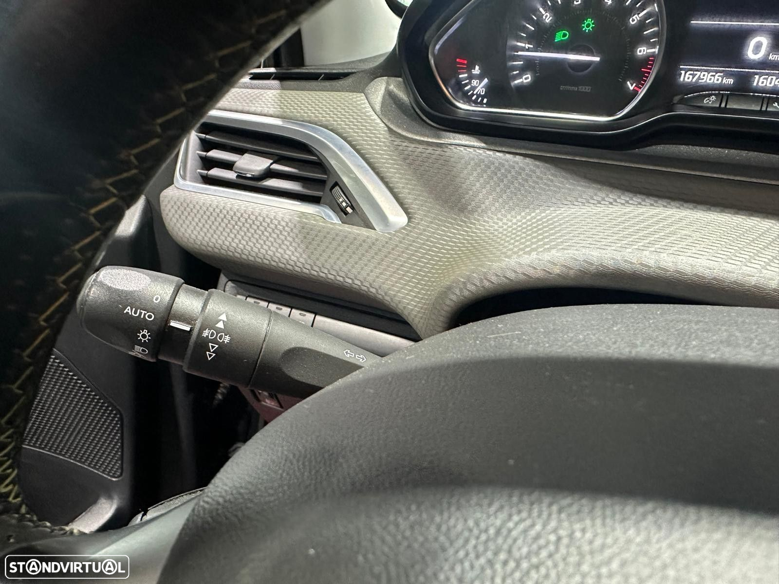 Peugeot 208 1.2 PureTech Active - 39
