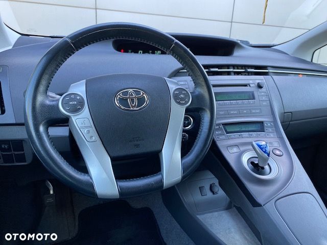 Toyota Prius (Hybrid) Comfort - 16