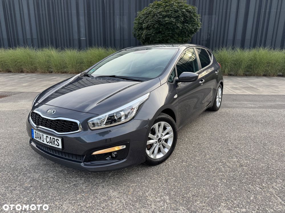 Kia Ceed 1.6 GDI ISG Platinum Edition - 1