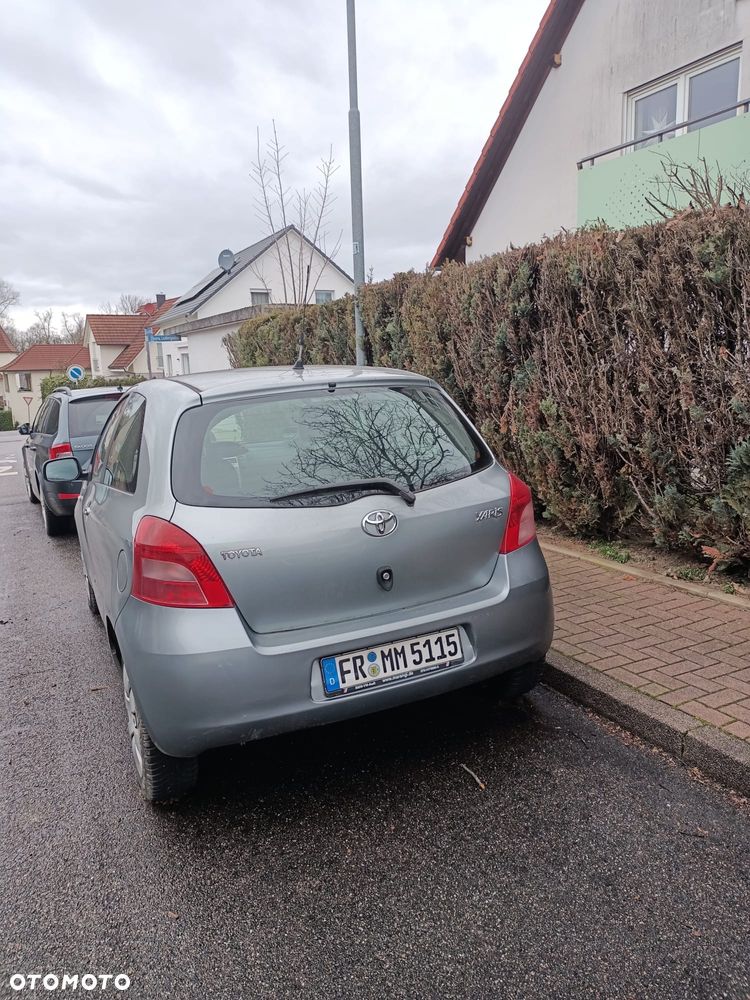 Toyota Yaris 1.0 VVT-i - 6