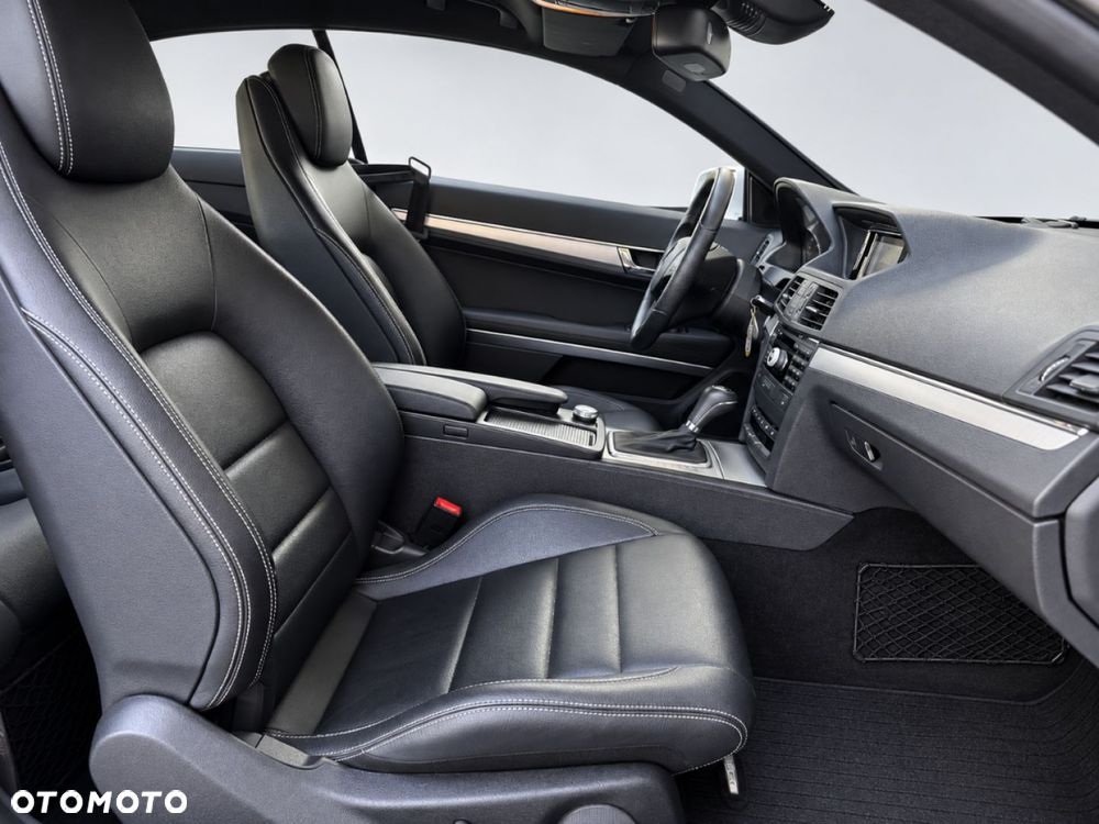 Mercedes-Benz Klasa E 250 CGI BlueEFFICIENCY Automatik Avantgarde - 27