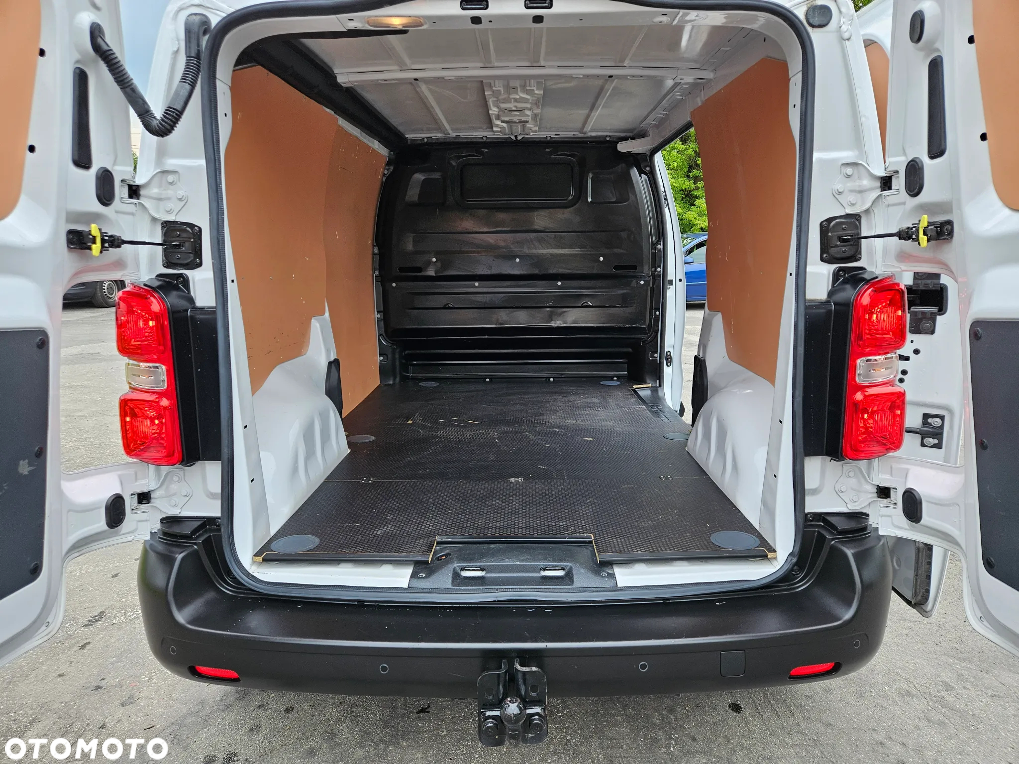 Citroën Jumpy rej 02.2024 przebieg 10500 klima tempomat grip control hak 3osobowy - 19