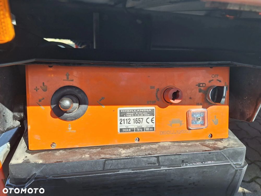 Iveco Daily 35S18 kontener 8EP / winda 750kg / krajowy / 3.0 180KM / LED - 23