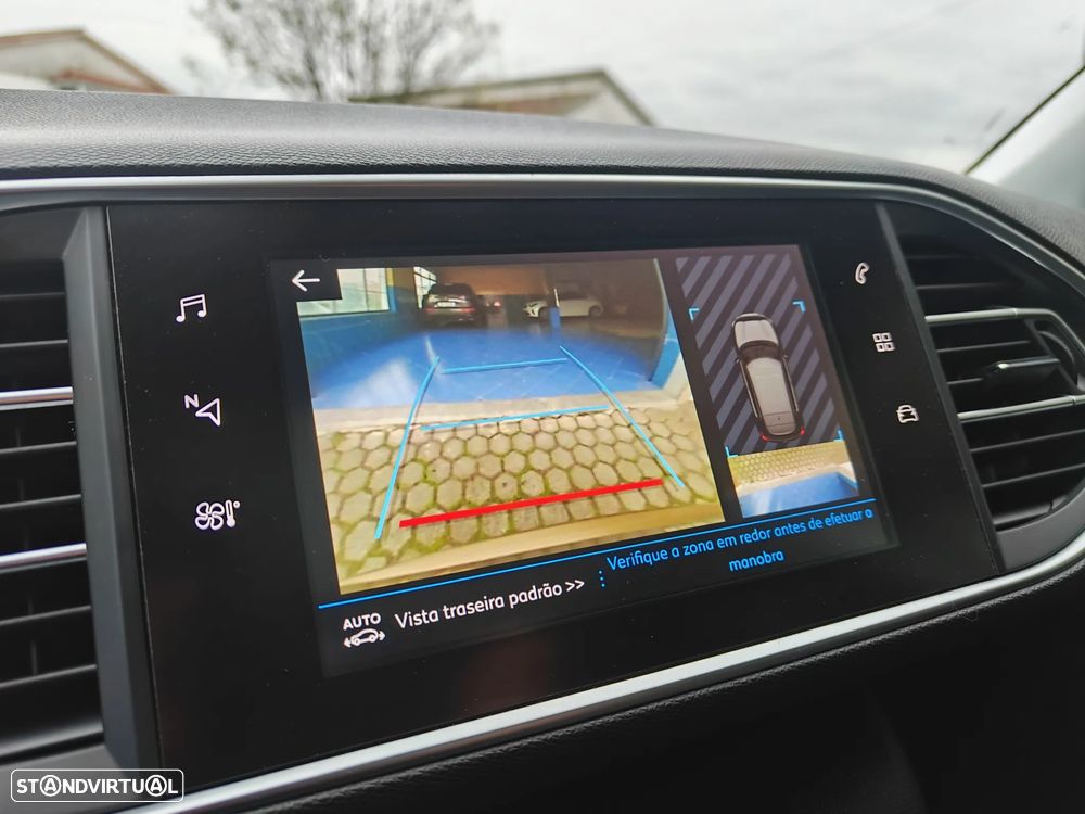 Peugeot 308 1.2 PureTech Allure Pack EAT8 - 26