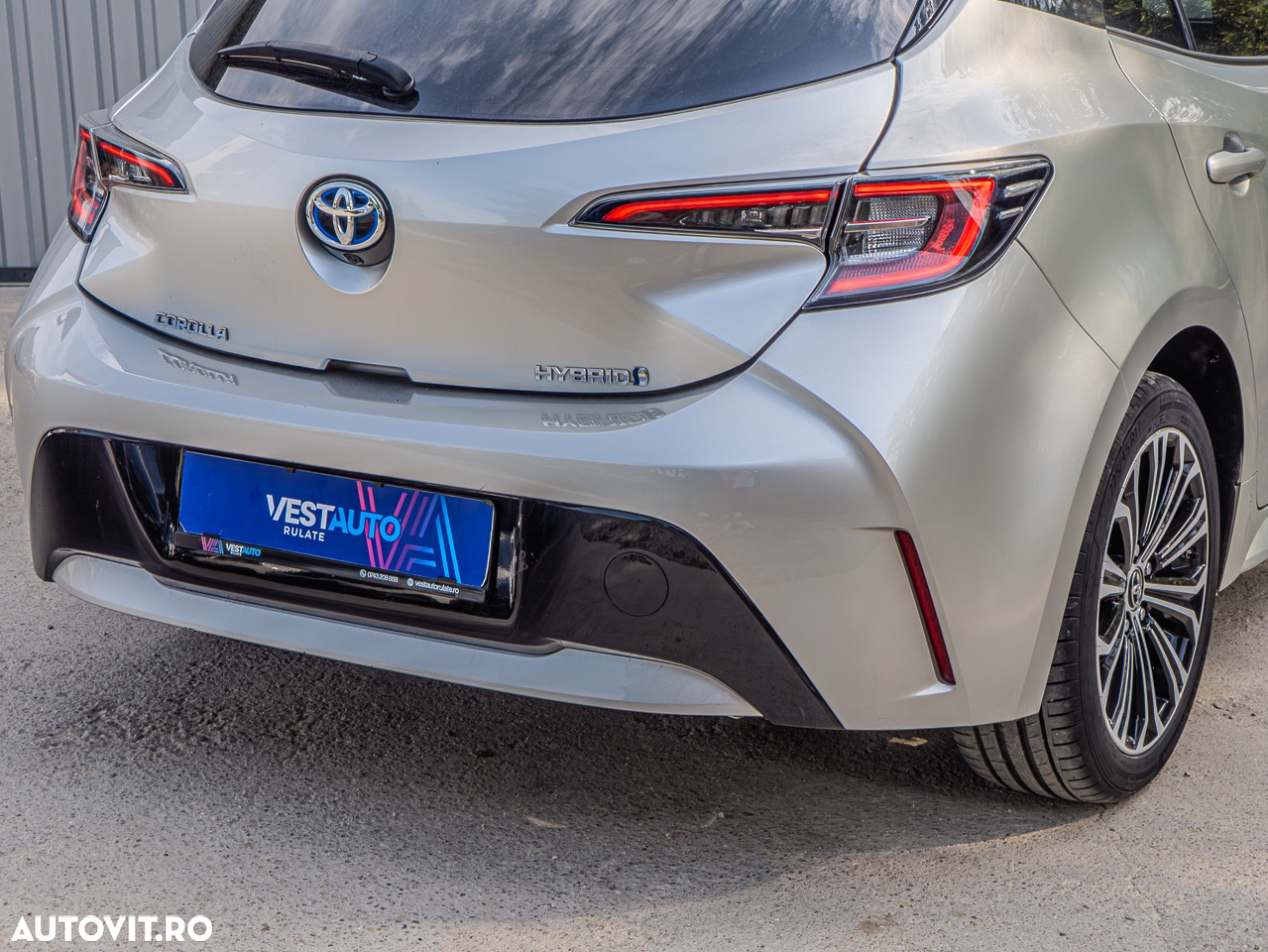 Toyota Corolla 2.0 HSD Exclusive Plus Bi-tone - 34