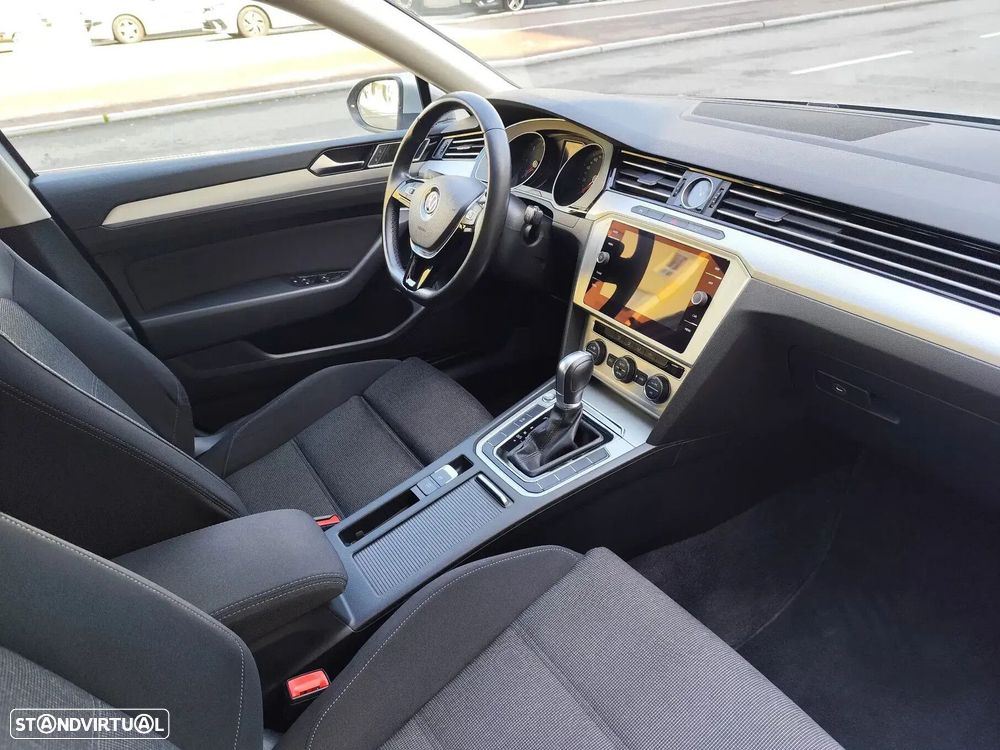VW Passat Variant 2.0 TDI Confortline DSG - 18