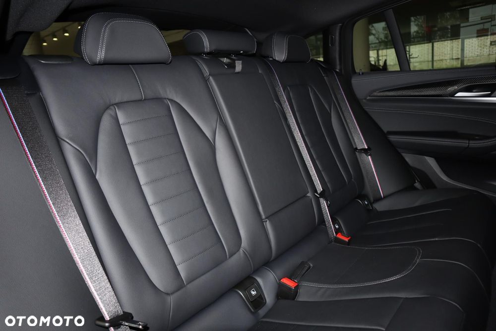 BMW X4 - 11