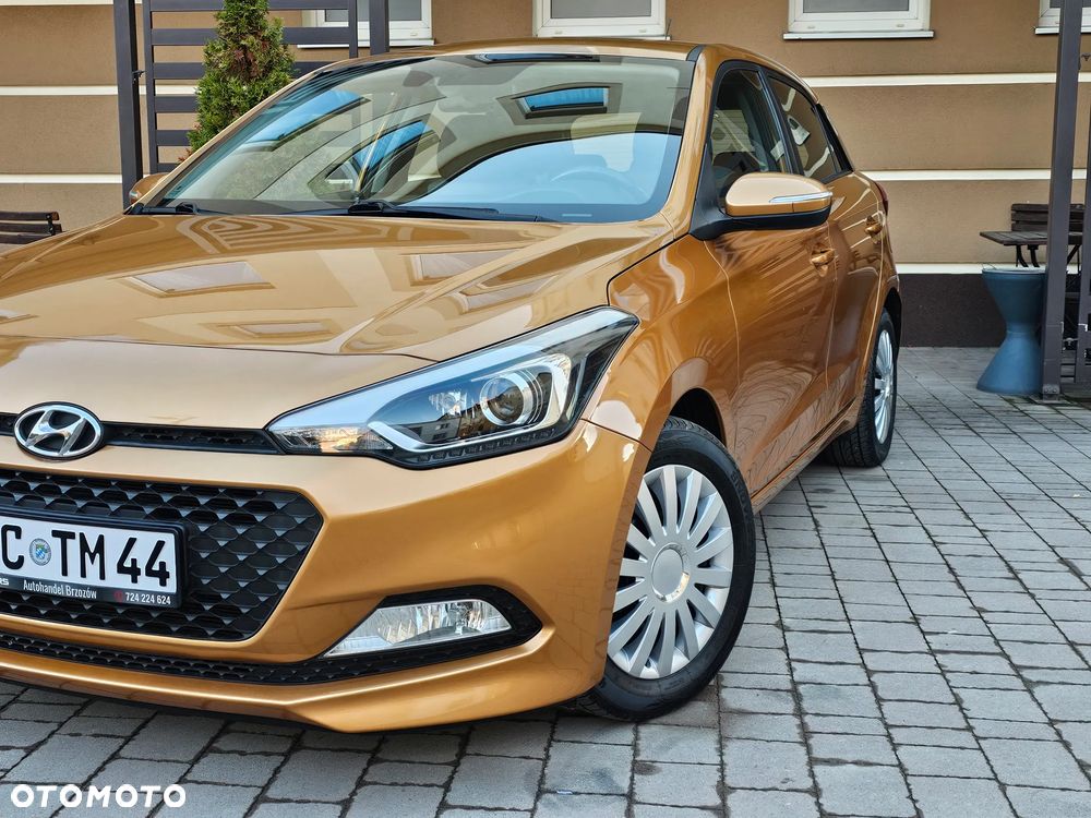 Hyundai i20 1.2 YES Gold - 14