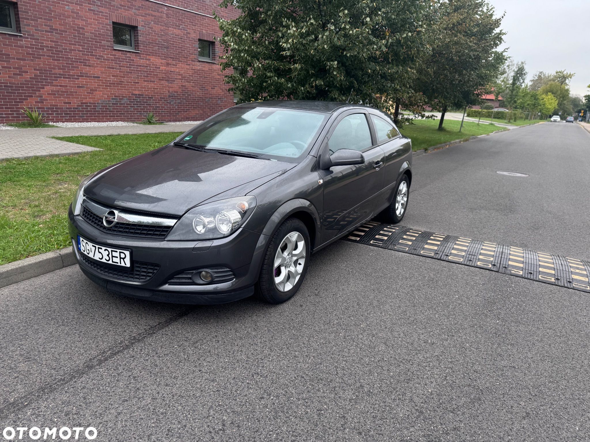 Opel Astra GTC 1.8 Sport - 1