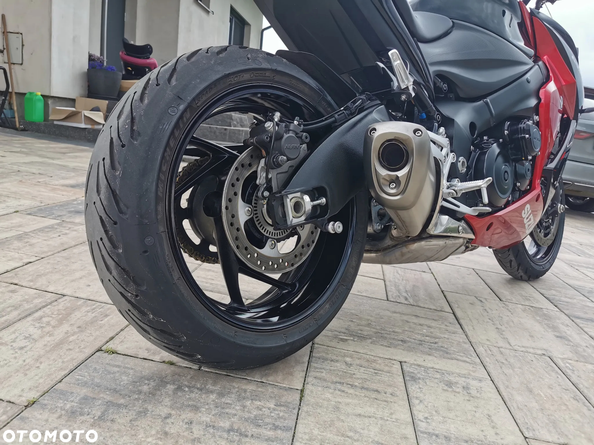 Suzuki GSX - 18