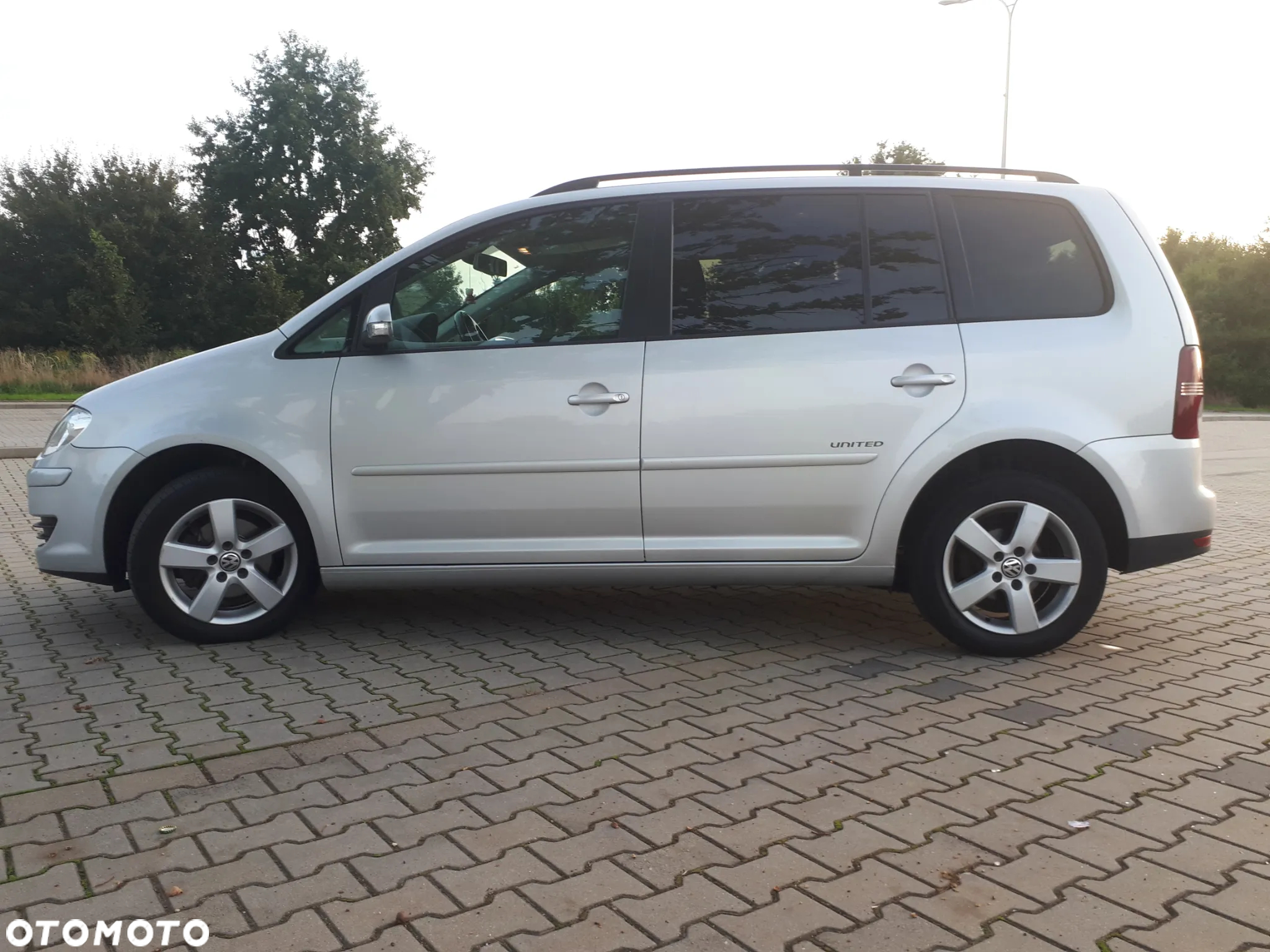 Volkswagen Touran 1.6 Trendline - 6