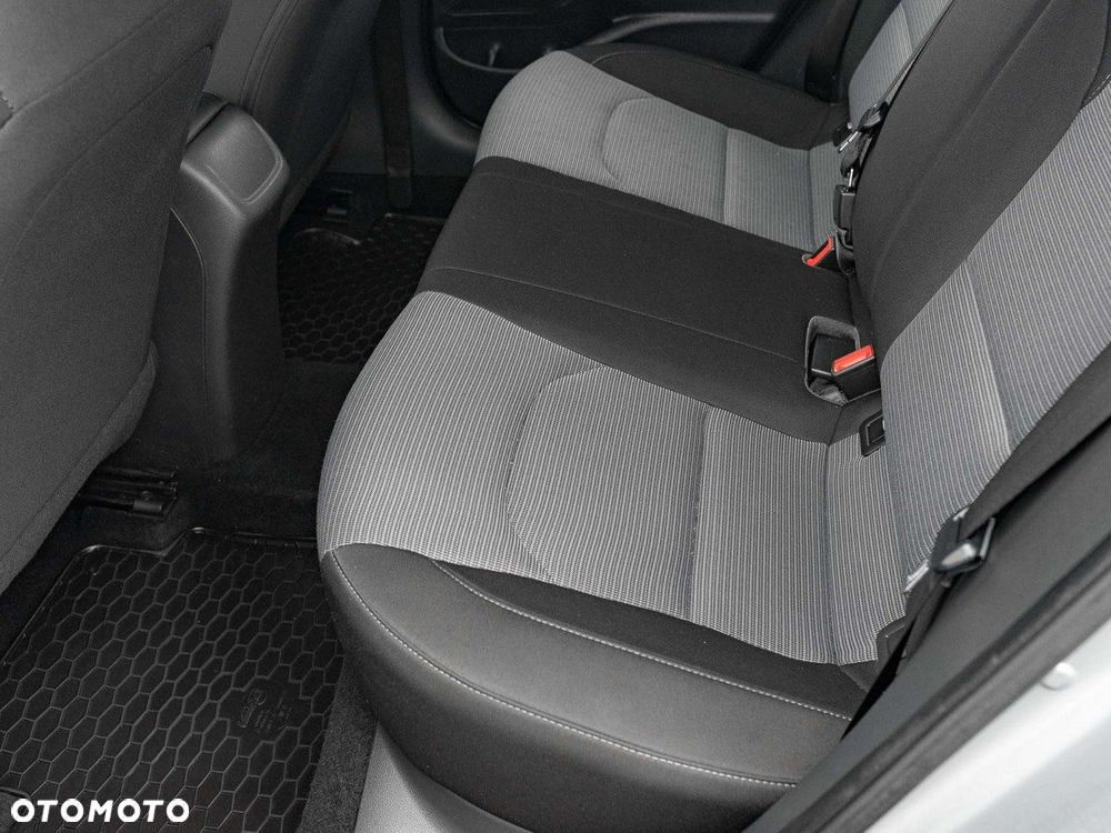 Hyundai i30 1.5 DPI Classic + - 22