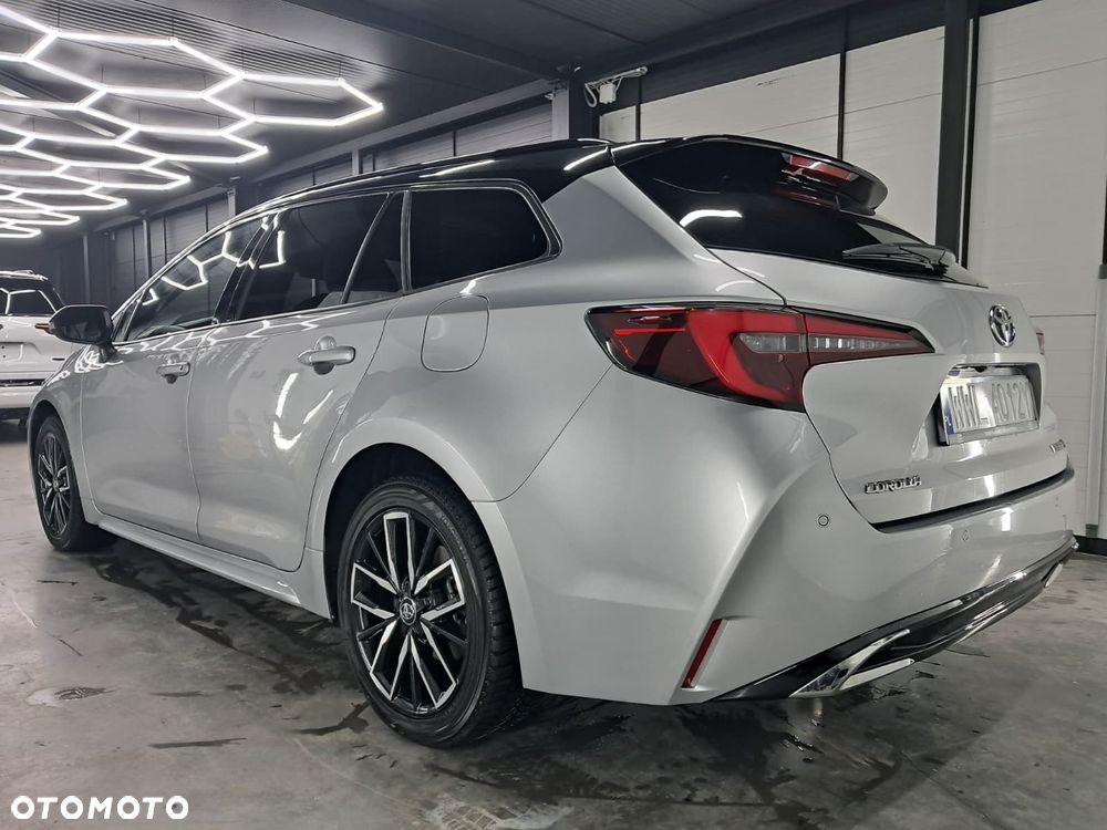 Toyota Corolla 1.8 Hybrid Executive - 16