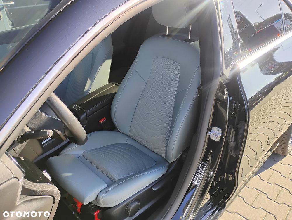 Mercedes-Benz CLA 180 Progressive 7G-DCT - 10