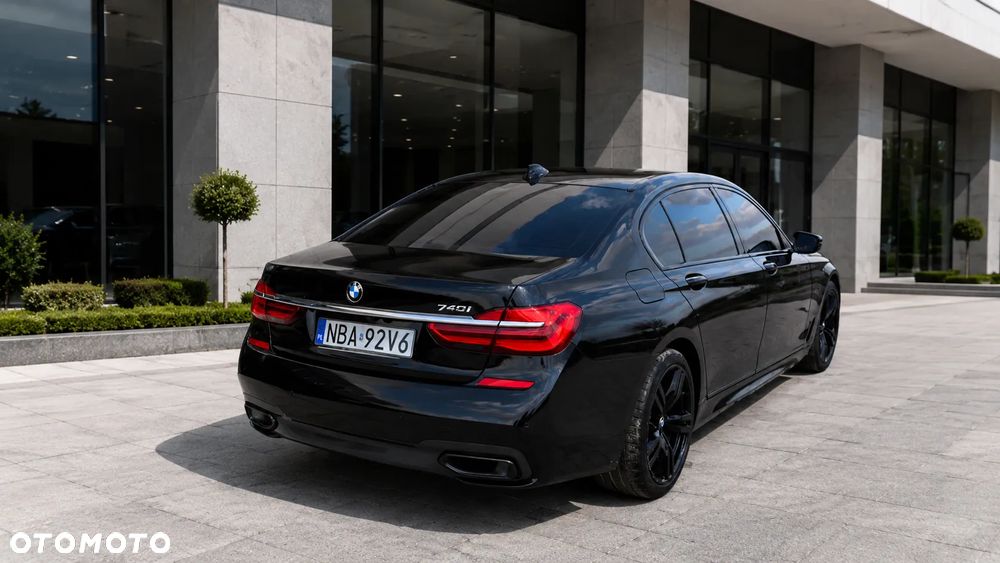 BMW Seria 7 740i - 5