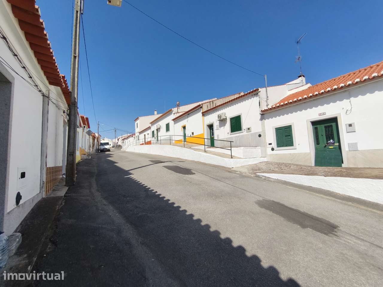 Moradia terrea de 6 assoalhadas em Santo Aleixo da Restauração - Grande imagem: 2/30