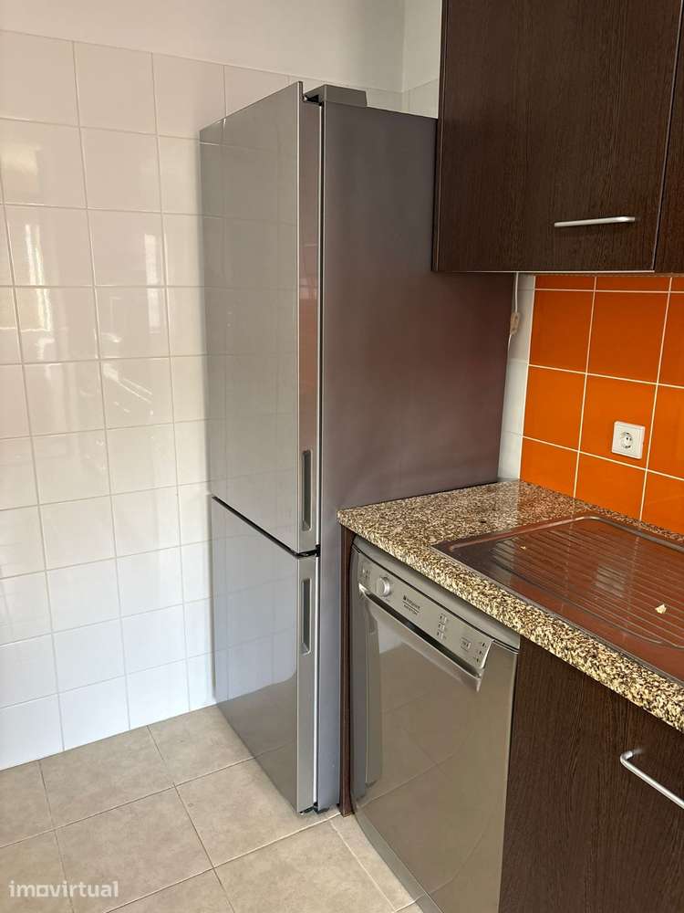Apartamento T3 para arrendamento na freguesia de Aradas. - Grande imagem: 2/16
