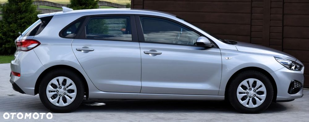 Hyundai i30 1.5 DPI Classic + - 5