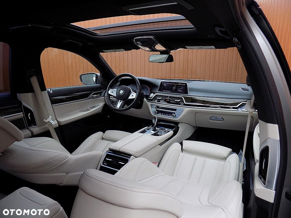 BMW Seria 7 745Le xDrive - 23