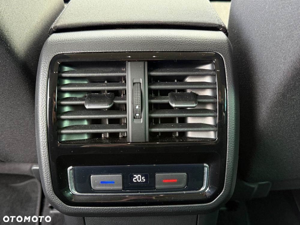 Volkswagen Passat 1.6 TDI SCR DSG Comfortline - 16