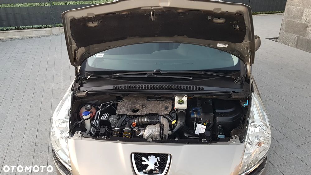 Peugeot 5008 HDI 115 Allure - 29