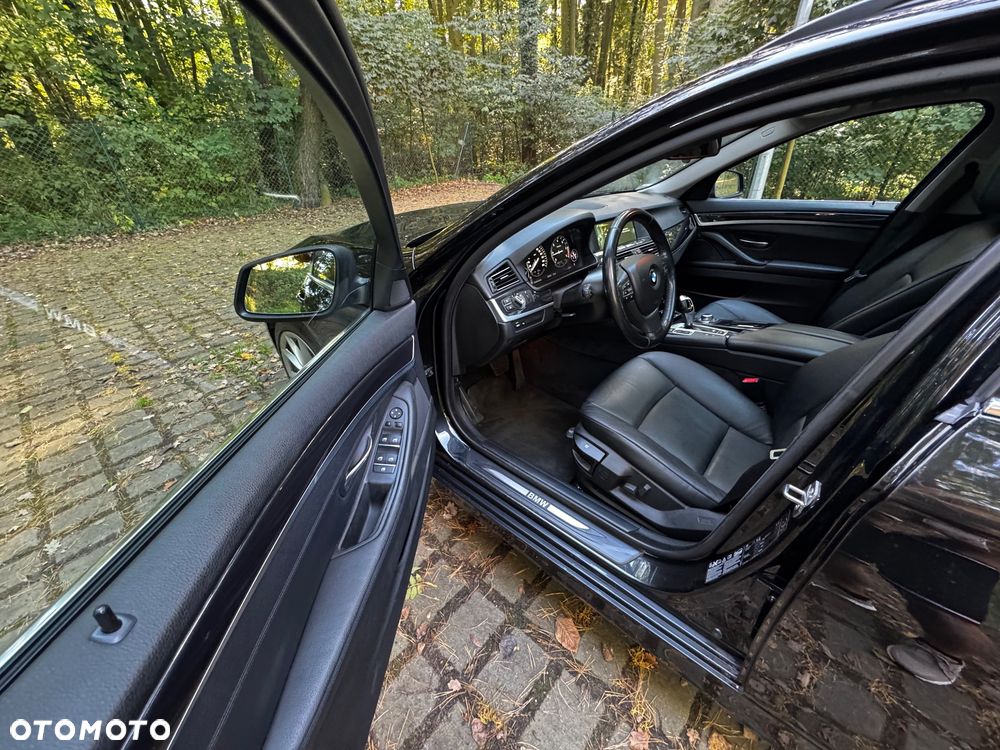 BMW Seria 5 525d xDrive Modern Line - 21