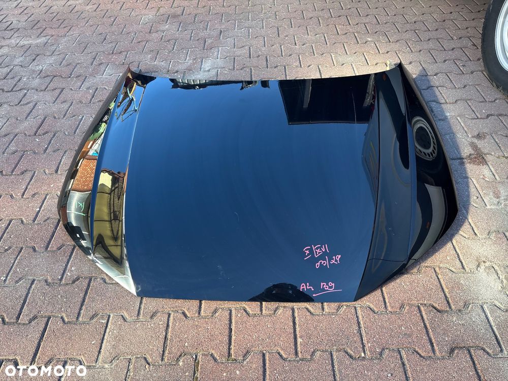 Audi A4 B9 8W0 Maska silnika - 1