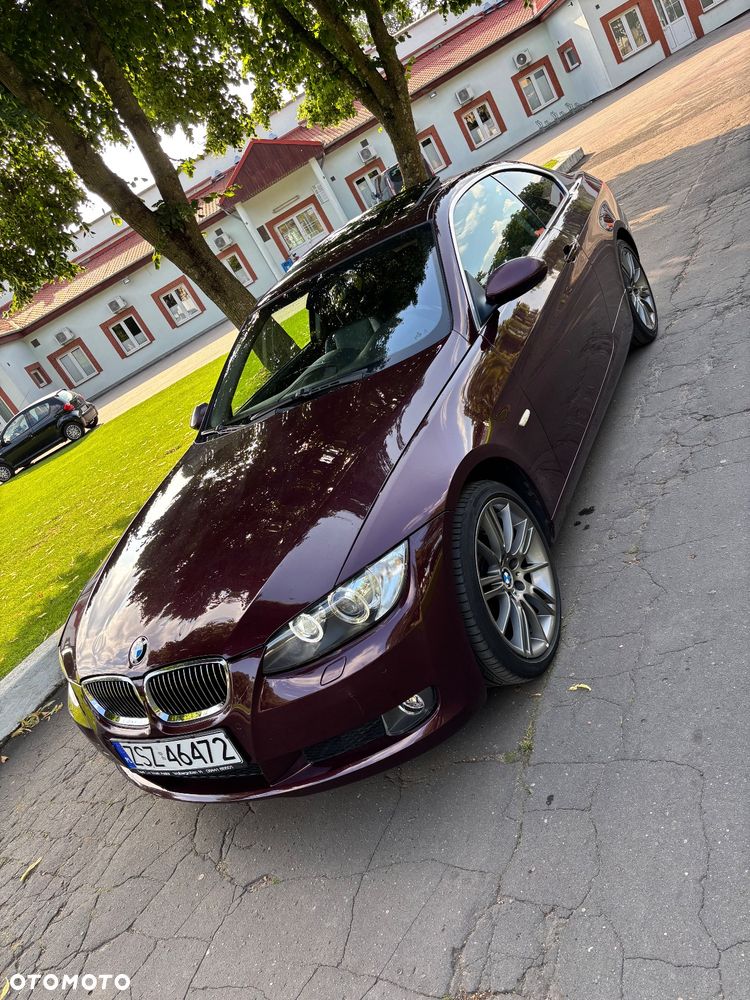 BMW Seria 3 325xi Coupe - 12