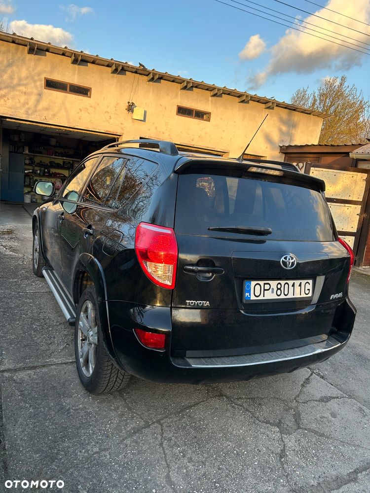 Toyota RAV4 - 4