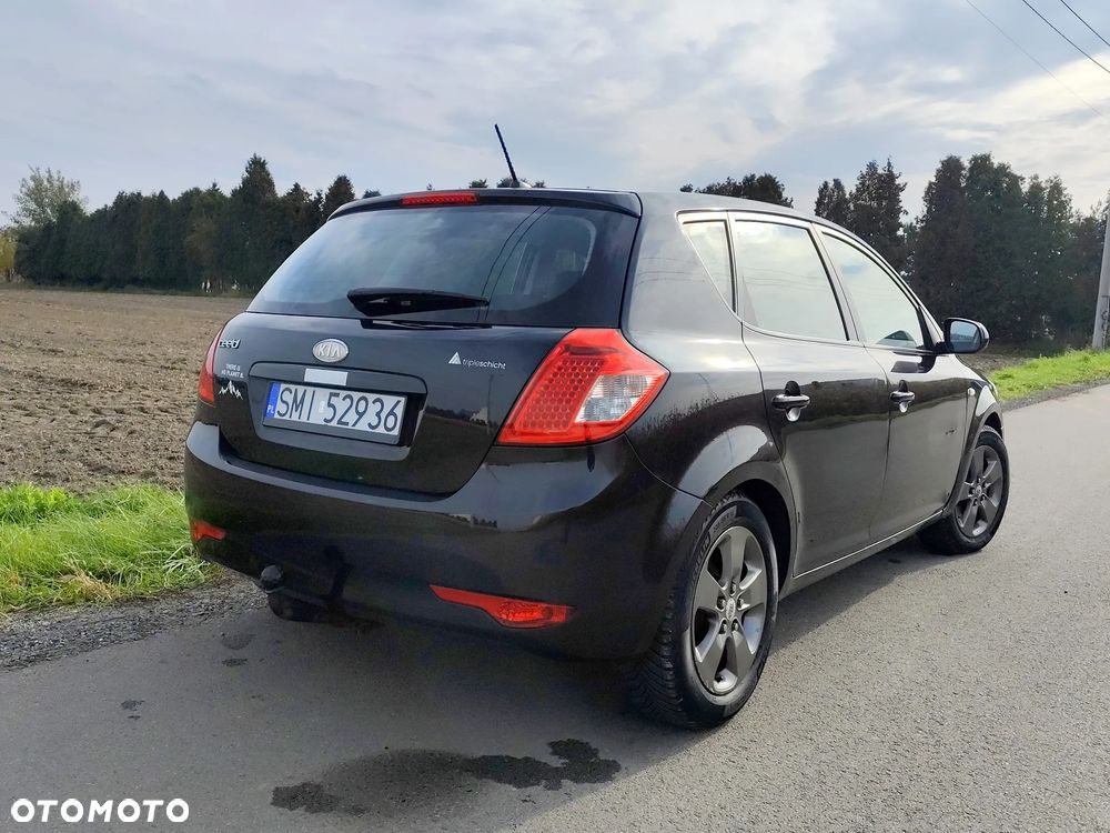 Kia Ceed 1.4 CVVT Attract - 13