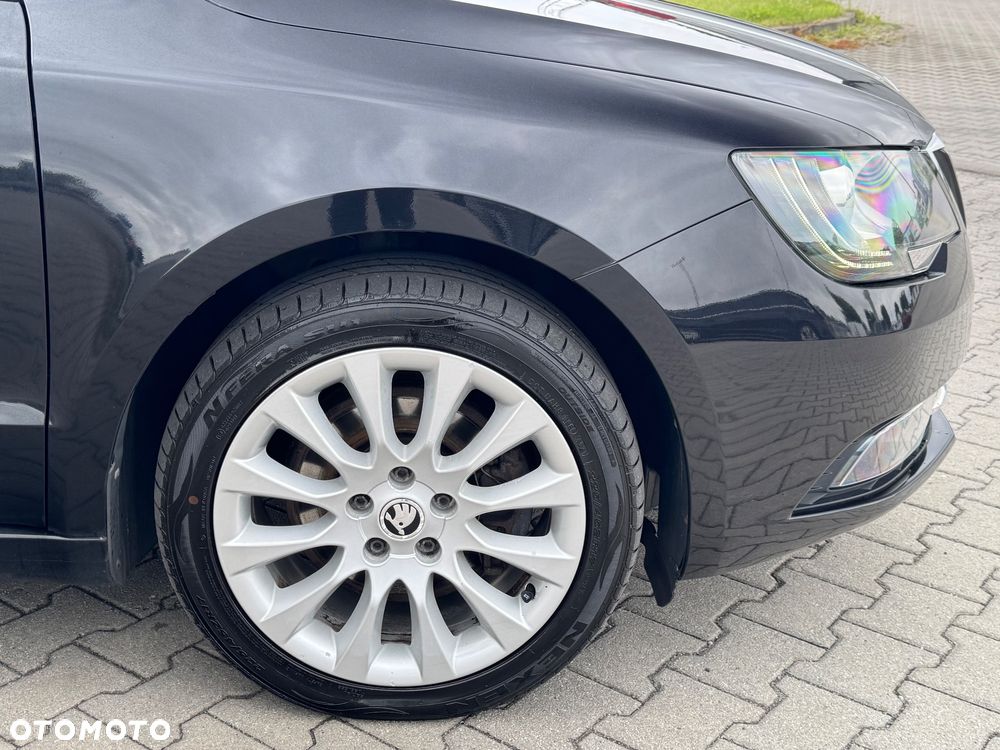 Skoda Superb 2.0 TDI Elegance DSG - 9